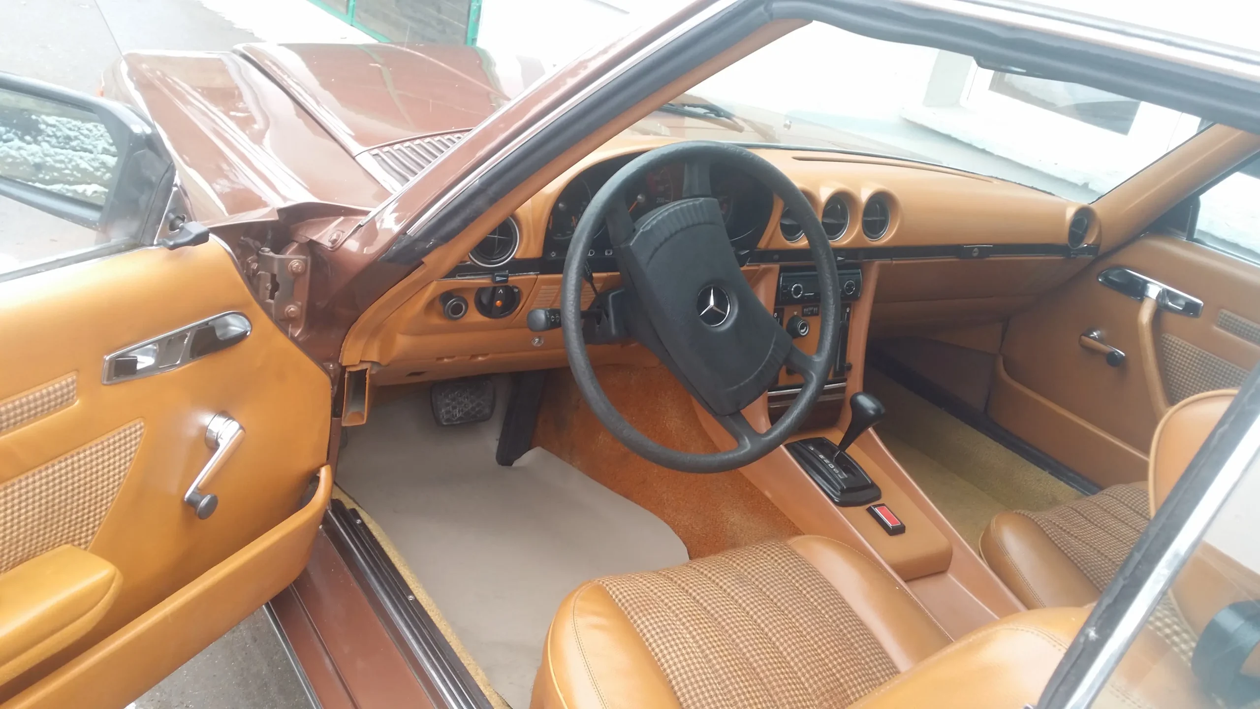 mercedes-r107-01