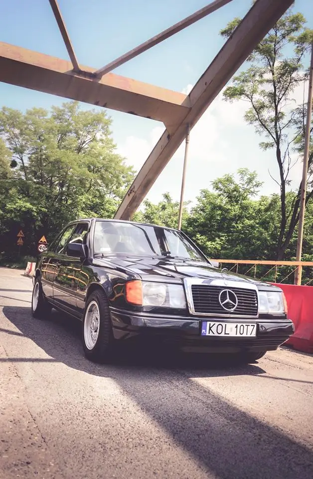 mercedes-w124-03